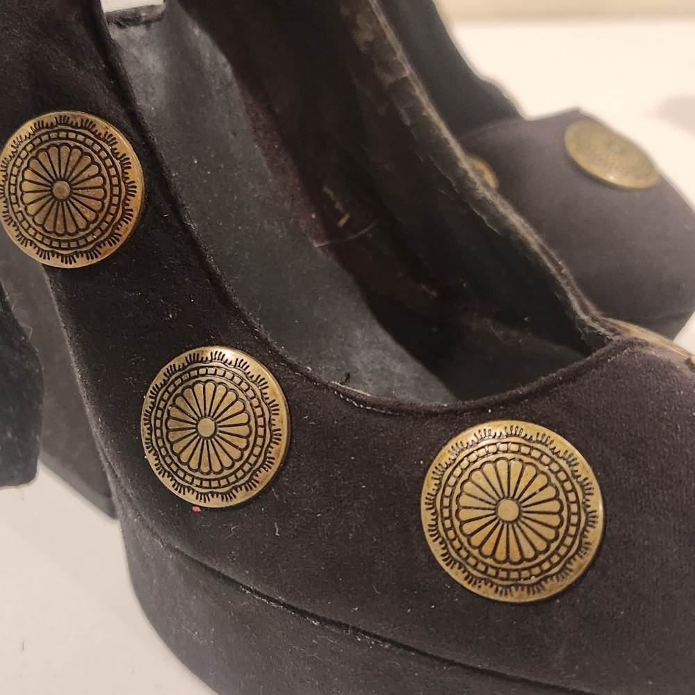 Kerol D. Milano Black Platform Heels with Gold Accents - Picture 7 of 7